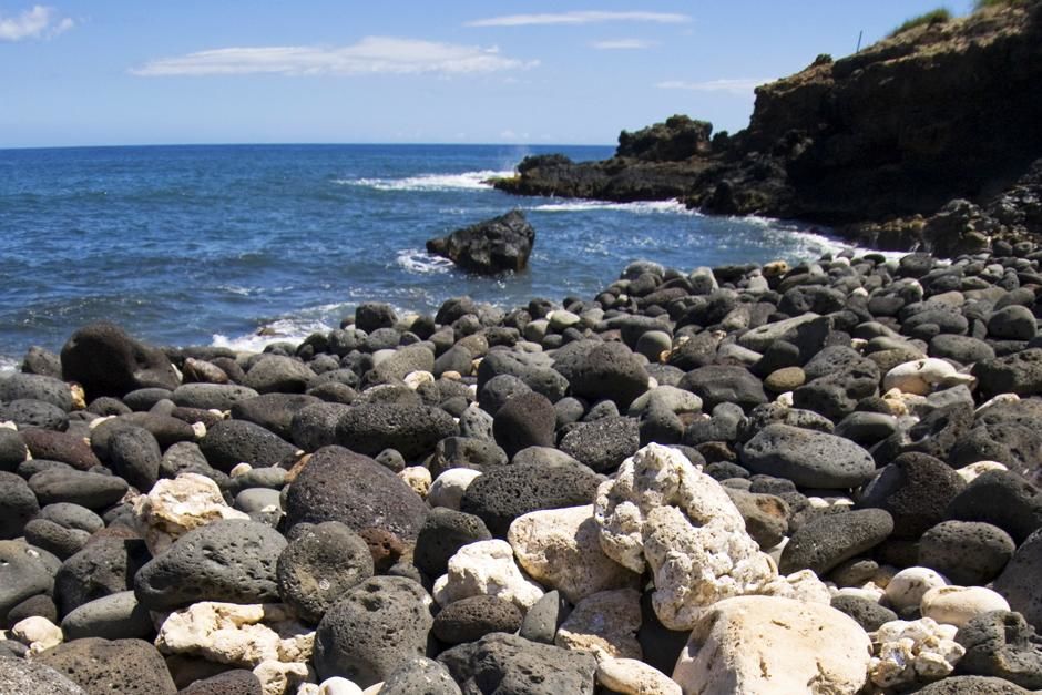 لاناي، هاواي: مجموعة من الصخور المرجانية البيضاء وسط ... [صورة اليوم  - آوریل 2013]