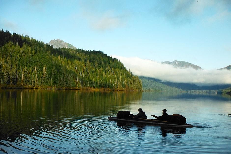 Admiralty Island, Alaska, USA: Tyler Johnson & Brent Sass paddling part of the journey.  This ima... [عکس روز - اگوست 2013]
